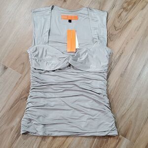 🔸️NWT Cynthia Steffe Light Gray Ruched Fitted Sleeveless Top Large